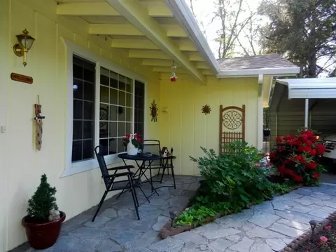 245 Stringer Gap, Grants Pass, OR 97527 photo 3