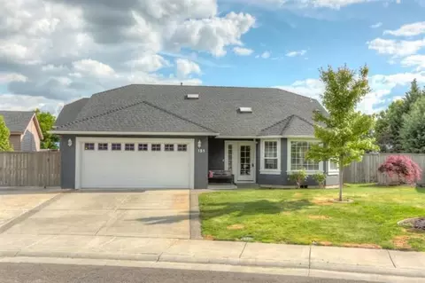 151 Orchardview Ave, Central Point, OR 97502 photo 3