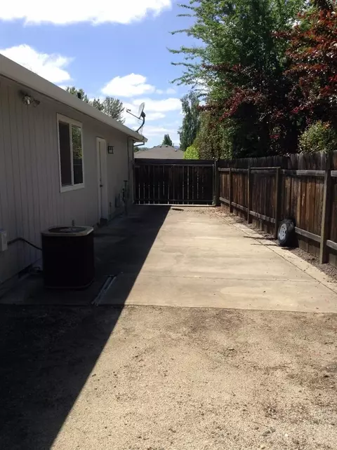 112 Vail Ct, Phoenix, OR 97535 photo 11