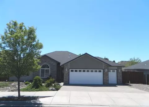 386 Leandra Ln, Eagle Point, OR 97524 photo 3