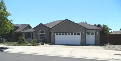 386 Leandra Ln, Eagle Point, OR 97524 photo 4