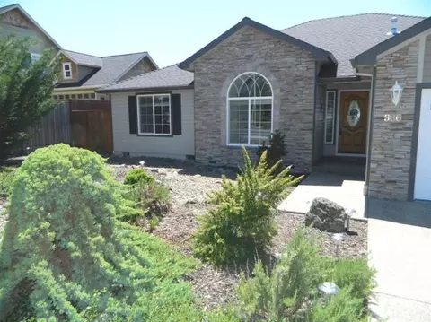 386 Leandra Ln, Eagle Point, OR 97524 photo 9