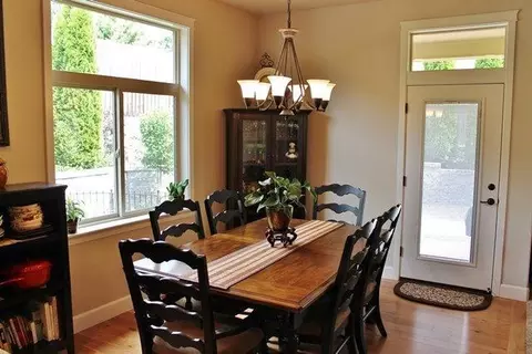1137 Highlands Dr, Eagle Point, OR 97524 photo 5