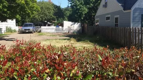 401 S Royal Ave, Eagle Point, OR 97524 photo 6