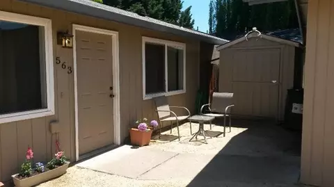 563 Van Wey Cir, Eagle Point, OR 97524 photo 1