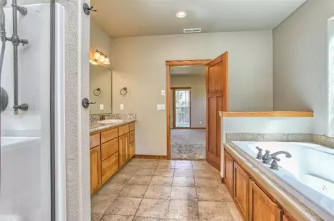 182 Echo Way, Eagle Point, OR 97524 photo 25