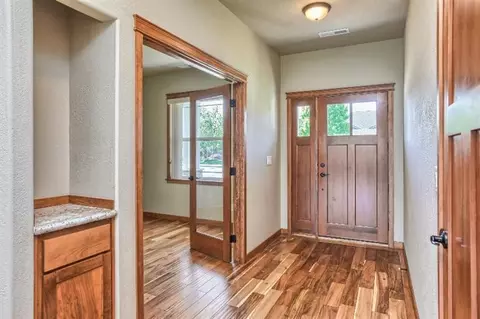 182 Echo Way, Eagle Point, OR 97524 photo 3
