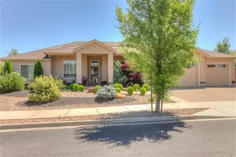359 Leandra Ln, Eagle Point, OR 97524 photo 1