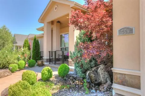 359 Leandra Ln, Eagle Point, OR 97524 photo 4
