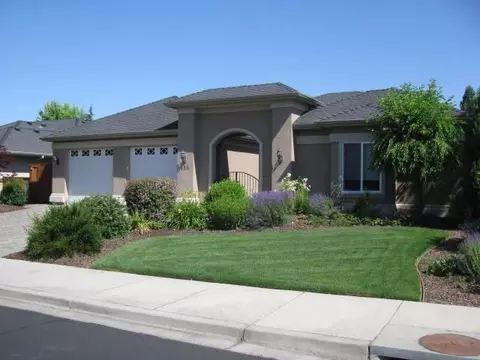 155 Bellerive Dr, Eagle Point, OR 97524 photo 2