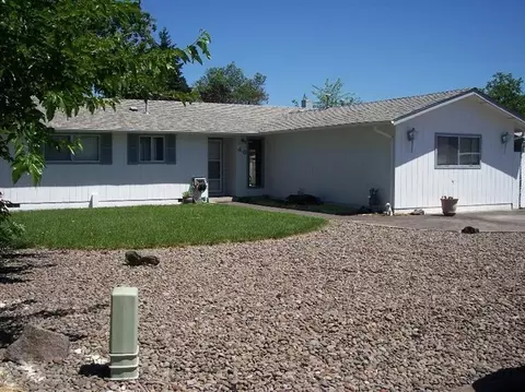 46 Tracy Ave, Eagle Point, OR 97524 photo 1