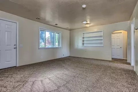 5476 Upton Rd, Central Point, OR 97502 photo 9