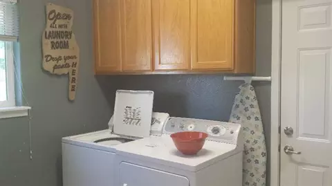855 S Haskell, Central Point, OR 97502 photo 9