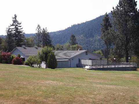 3701 Foothill Blvd, Grants Pass, OR 97526 photo 2
