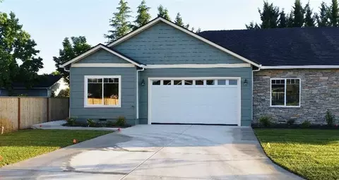 382 Live Oak Loop, Central Point, OR 97502 photo 10