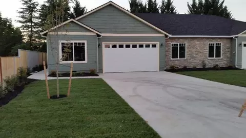 382 Live Oak Loop, Central Point, OR 97502 photo 12