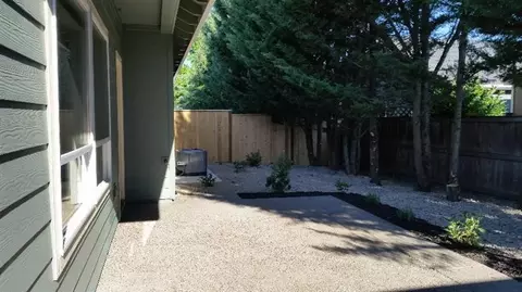 382 Live Oak Loop, Central Point, OR 97502 photo 9