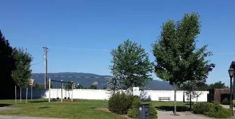 390 Live Oak Loop, Central Point, OR 97502 photo 8