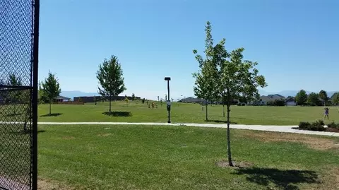 390 Live Oak Loop, Central Point, OR 97502 photo 16