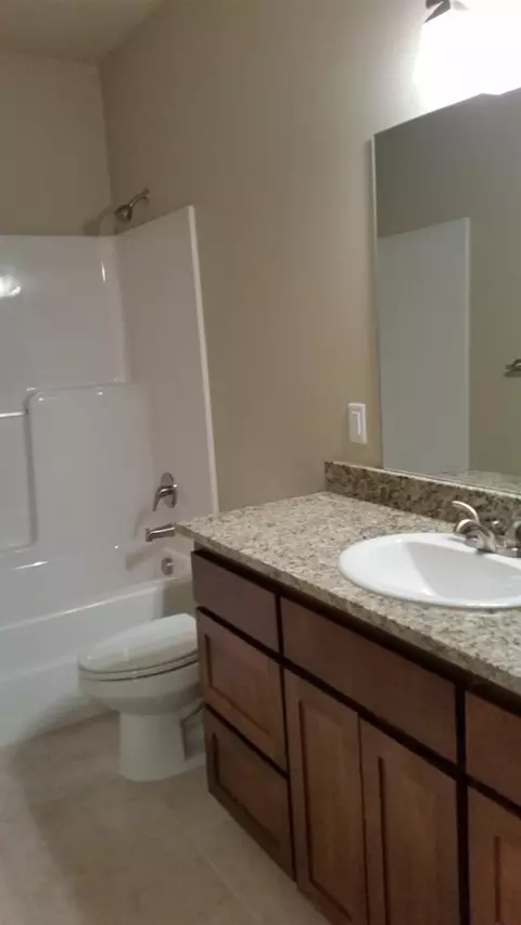 390 Live Oak Loop, Central Point, OR 97502 photo 6