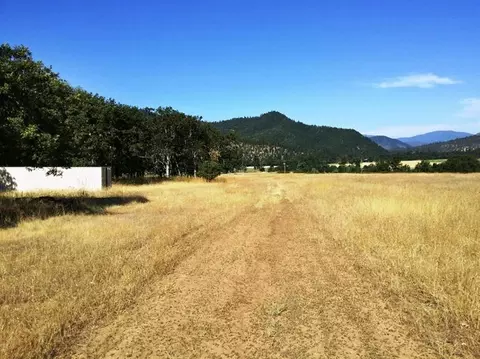 690 Applegate Rd, Jacksonville, OR 97530 photo 4