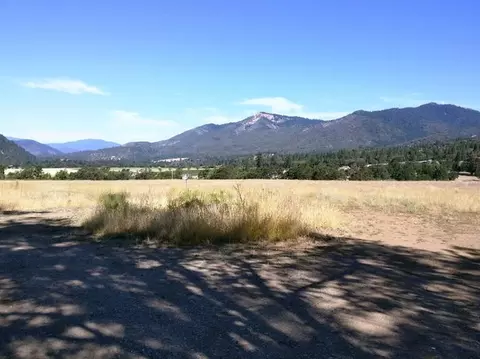690 Applegate Rd, Jacksonville, OR 97530 photo 3