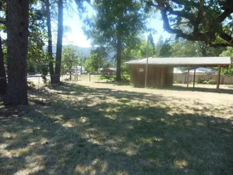 240 S Junction Ave, Cave Junction, OR 97523 photo 1