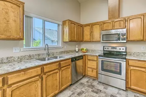606 B St, Phoenix, OR 97535 photo 16