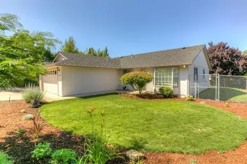 606 B St, Phoenix, OR 97535 photo 4