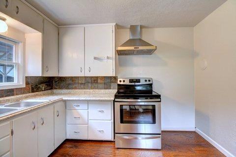 303 Cheryl Ln, Phoenix, OR 97535 photo 9