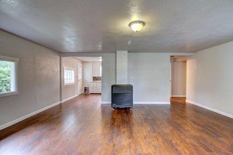 303 Cheryl Ln, Phoenix, OR 97535 photo 5