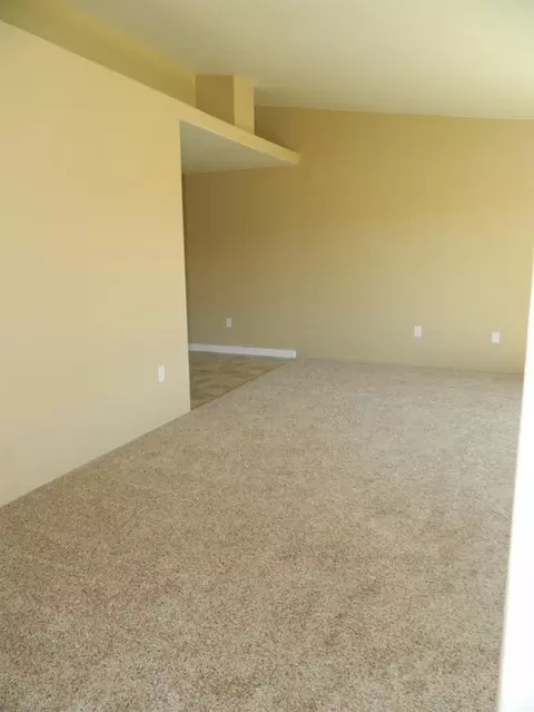 371 Bradley Way, Eagle Point, OR 97524 photo 5