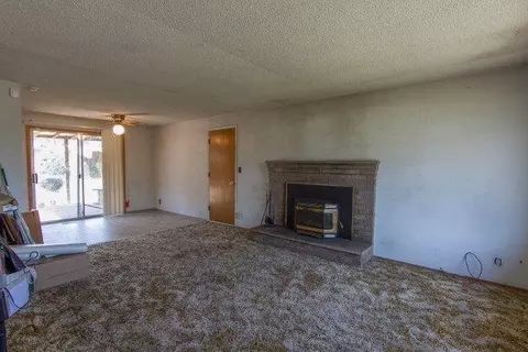 404 S B St, Phoenix, OR 97535 photo 8