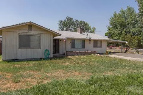404 S B St, Phoenix, OR 97535 photo 1