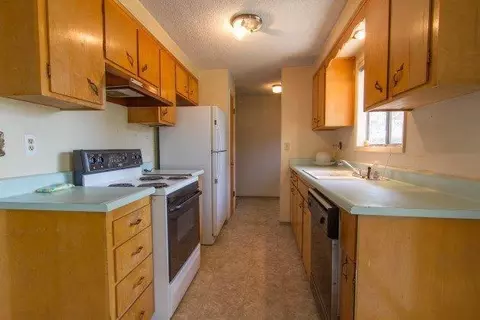 404 S B St, Phoenix, OR 97535 photo 12