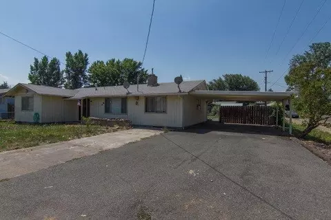 404 S B St, Phoenix, OR 97535 photo 2