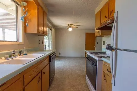 404 S B St, Phoenix, OR 97535 photo 13