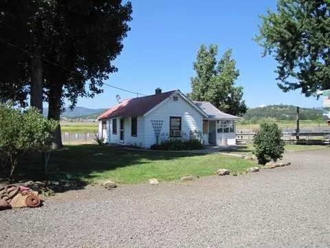 1604 Meridian Rd, Eagle Point, OR 97524 photo 2