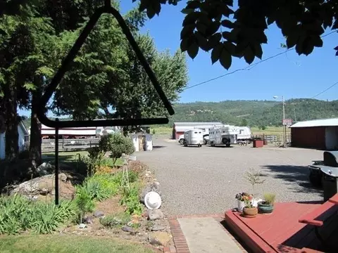 1604 Meridian Rd, Eagle Point, OR 97524 photo 6