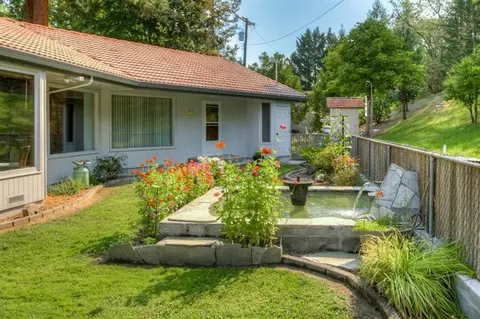 677 Towne St, Grants Pass, OR 97527 photo 12