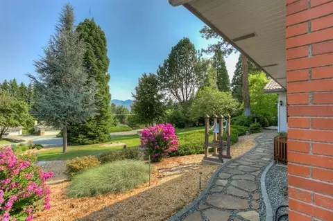 677 Towne St, Grants Pass, OR 97527 photo 10