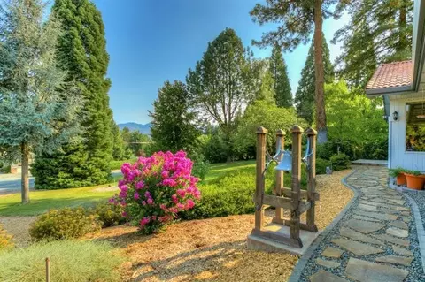 677 Towne St, Grants Pass, OR 97527 photo 7