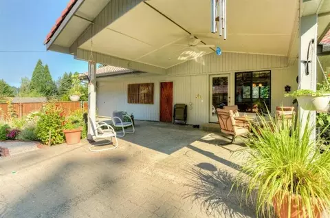 677 Towne St, Grants Pass, OR 97527 photo 13