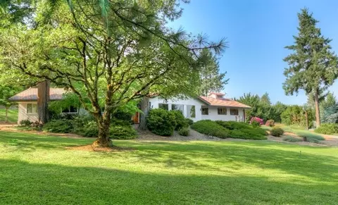677 Towne St, Grants Pass, OR 97527 photo 8
