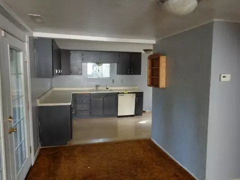 205 Elm, Phoenix, OR 97535 photo 2