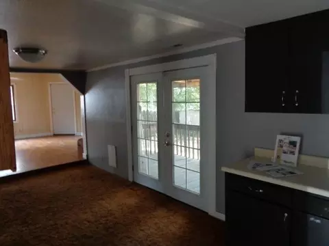 205 Elm, Phoenix, OR 97535 photo 5