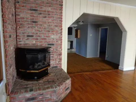 205 Elm, Phoenix, OR 97535 photo 4