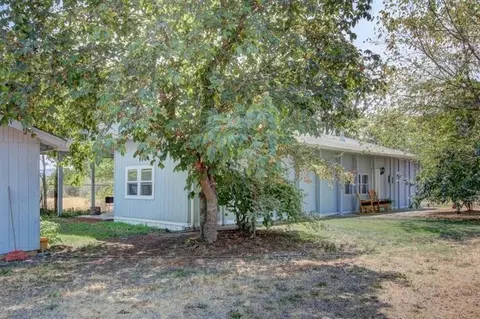 5944 Harris Rd, Central Point, OR 97502 photo 1