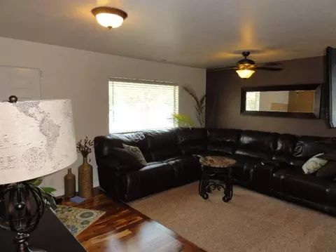387 Crestview Loop, Grants Pass, OR 97527 photo 3
