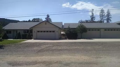 100 Daryl Dr, Eagle Point, OR 97524 photo 1